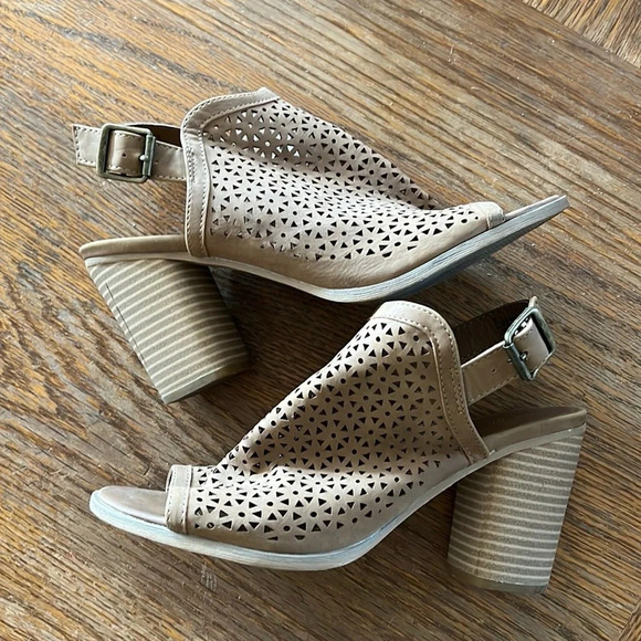 Universal Thread Women's Cognac/Milliana Cut-Out Slingback Pumps -SZ 9 - Picture 2 of 5